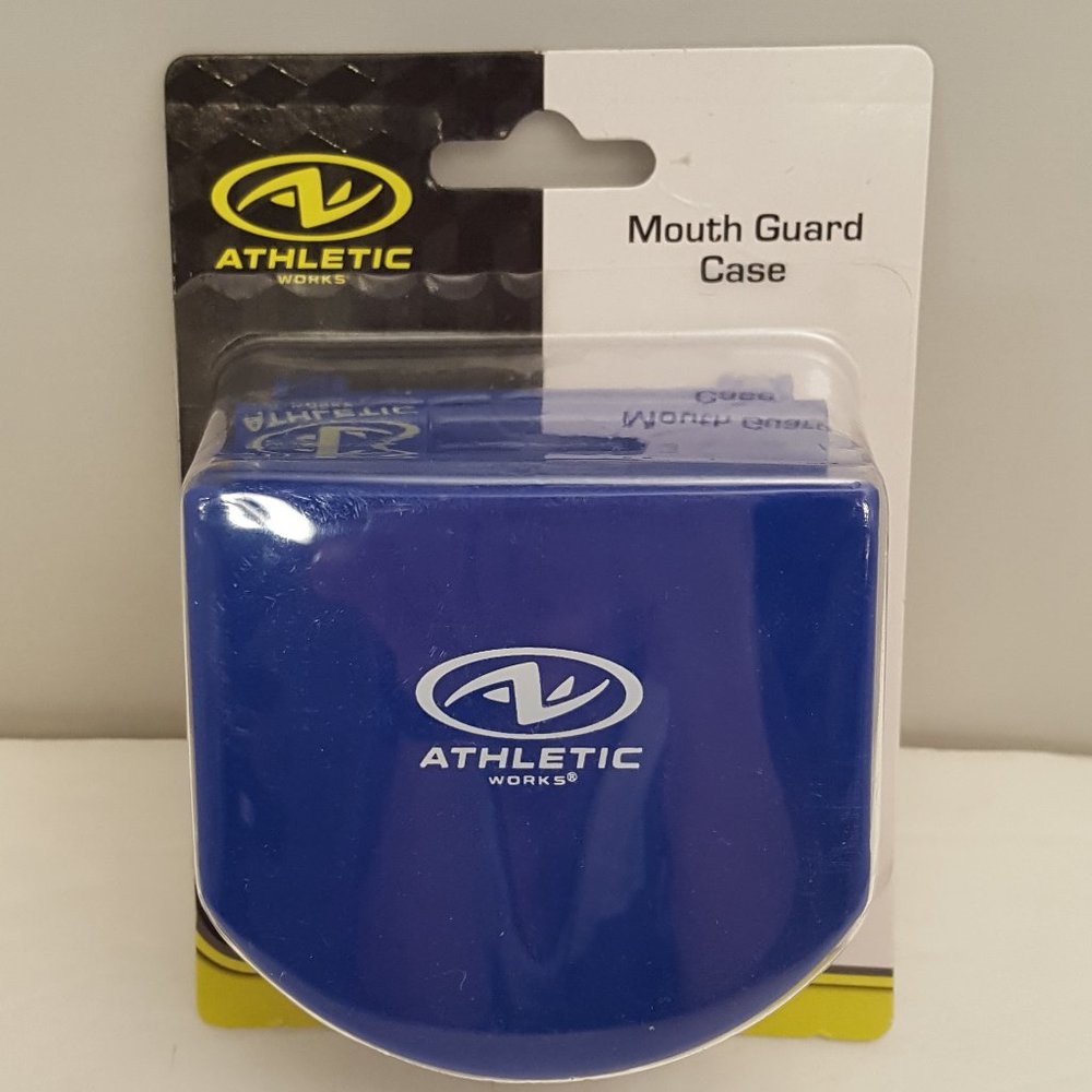 ATHLETIC WORKS Mouth Guard Case w/ Carabiner